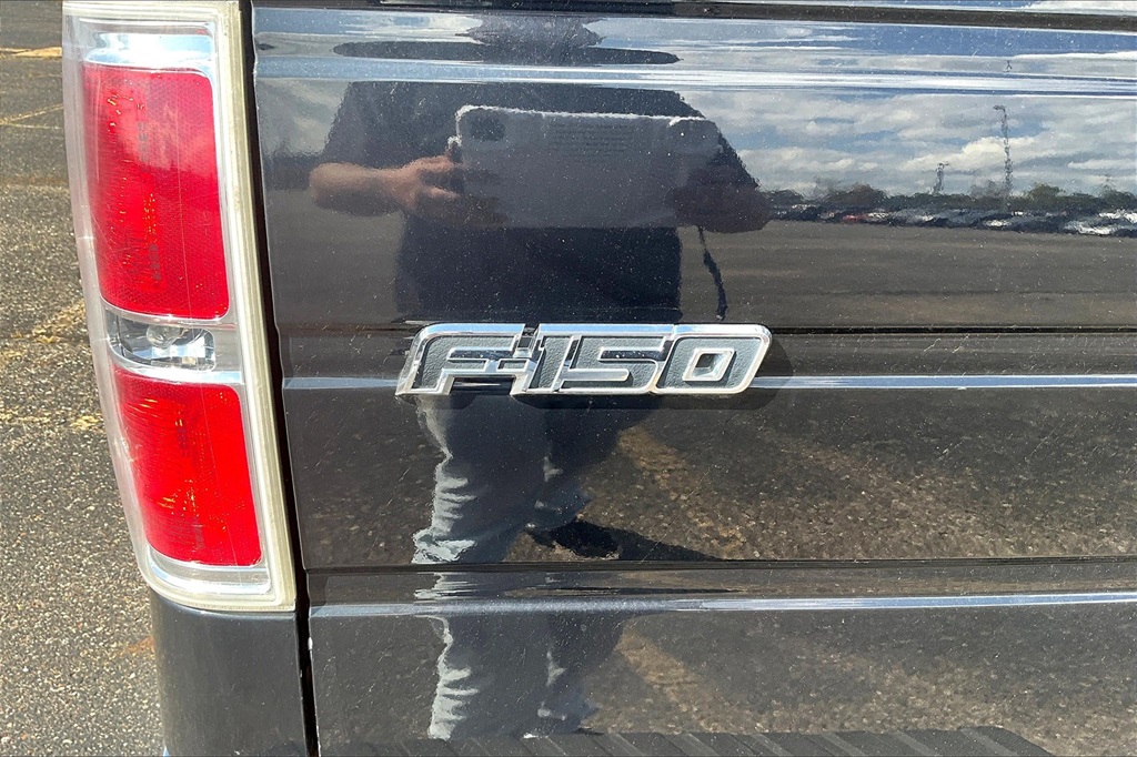 2010 Ford F-150 XL photo 28