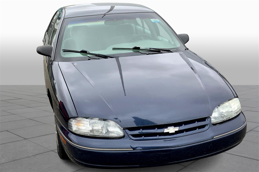 1999 Chevrolet Lumina LS photo 2