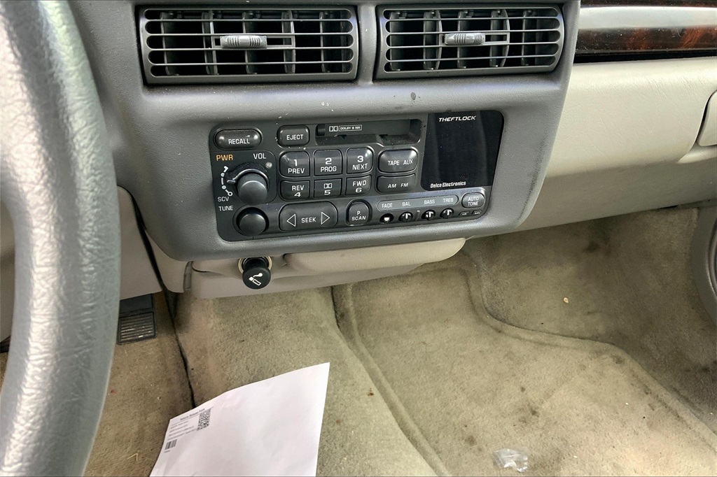 1999 Chevrolet Lumina LS photo 4