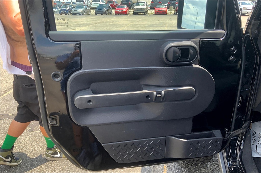 2008 Jeep Wrangler Rubicon photo 21