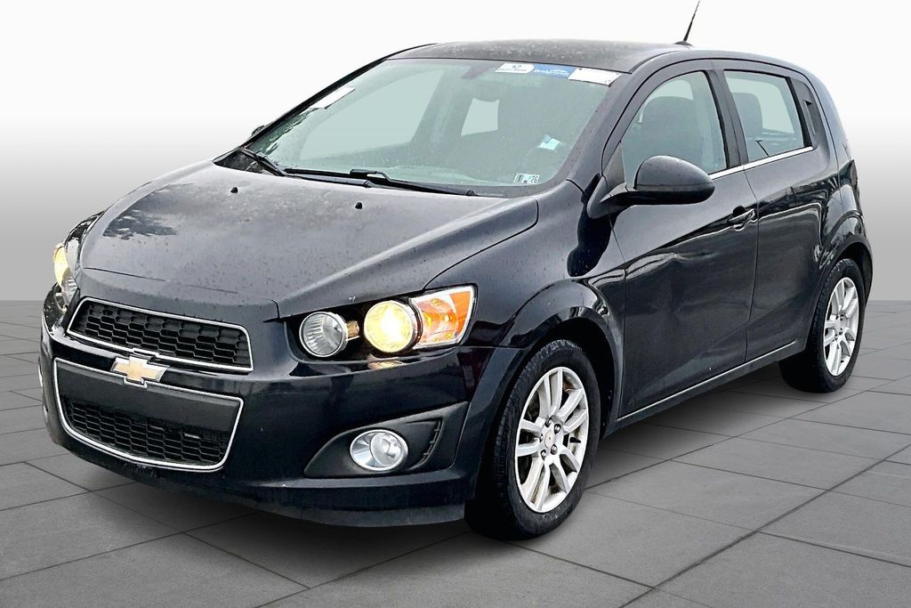 2016 Chevrolet Sonic LT - Photo 12