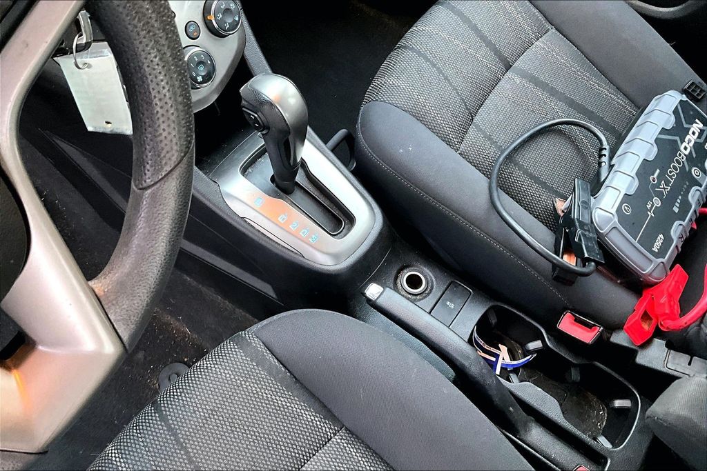 2016 Chevrolet Sonic LT - Photo 17