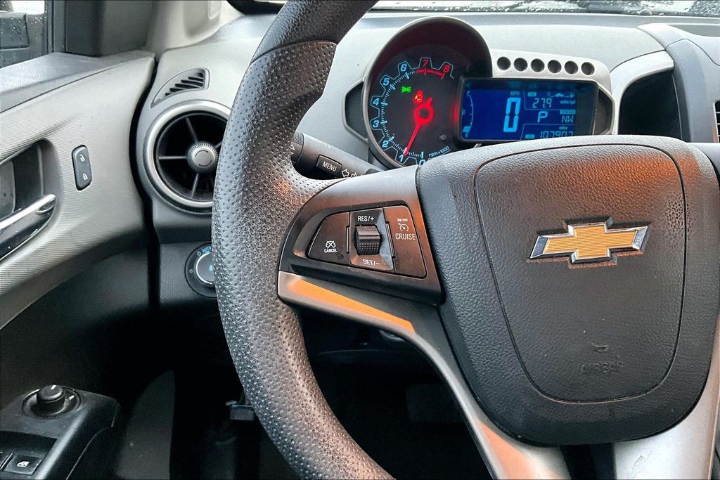 2016 Chevrolet Sonic LT - Photo 20