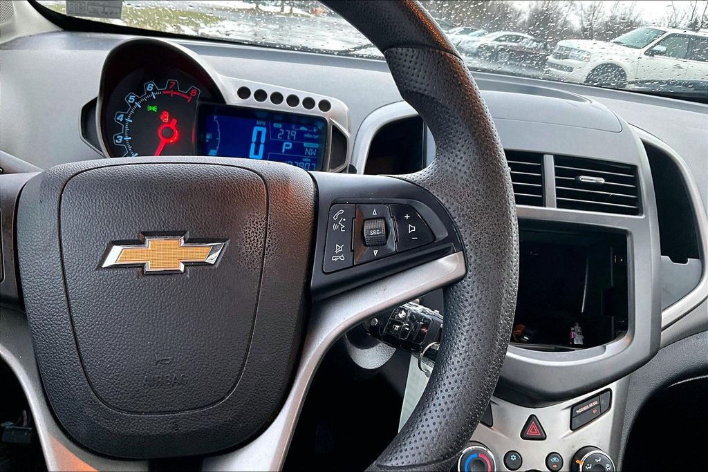 2016 Chevrolet Sonic LT - Photo 21