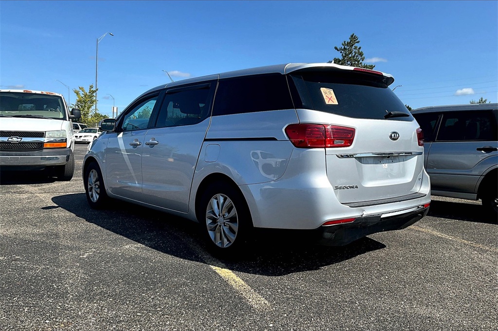 2019 Kia Sedona LX photo 4