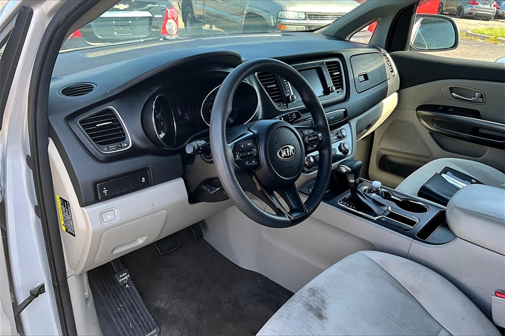 2019 Kia Sedona LX photo 5