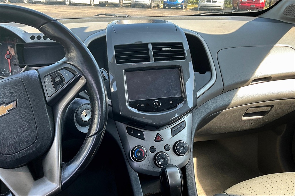 2016 Chevrolet Sonic LTZ photo 5