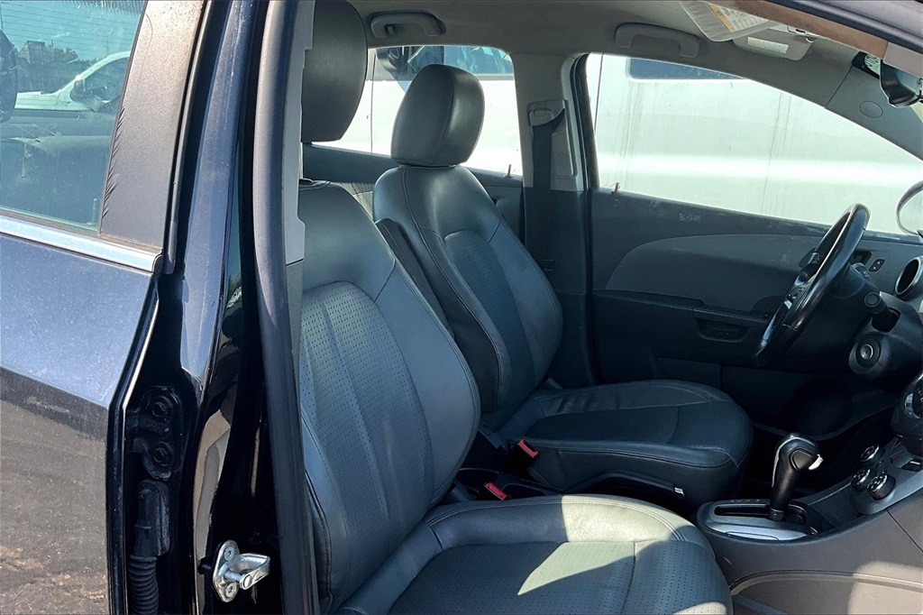 2016 Chevrolet Sonic LTZ photo 6