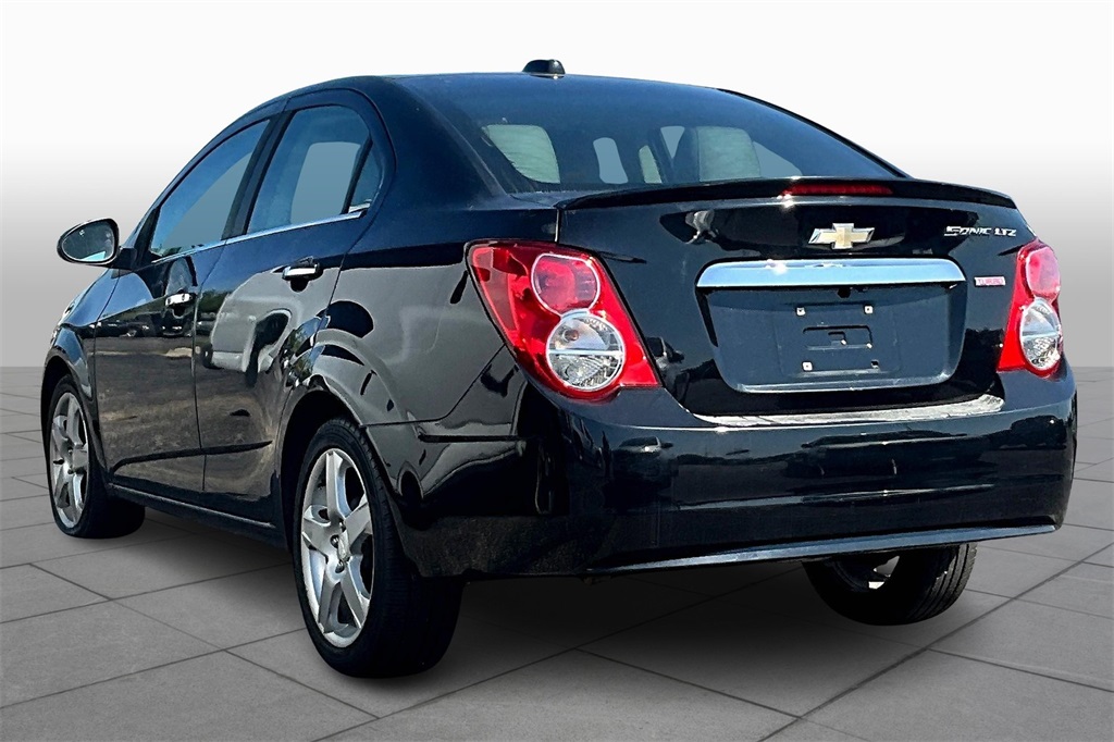 2016 Chevrolet Sonic LTZ photo 8