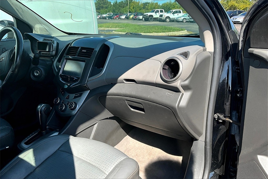 2016 Chevrolet Sonic LTZ photo 14