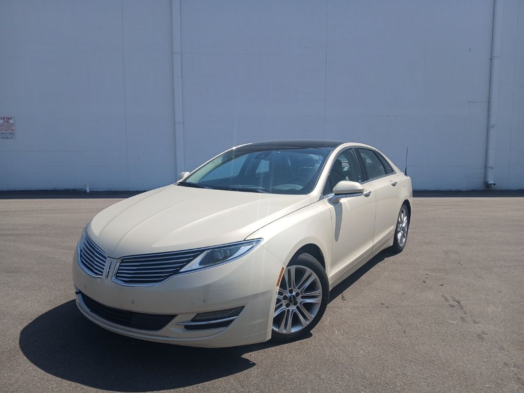 2014 Lincoln MKZ Hybrid's photo