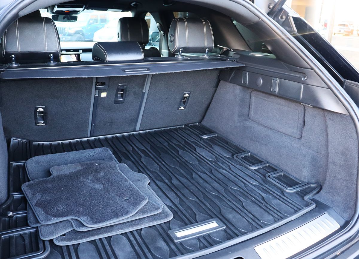 2022 Land Rover Range Rover Velar R-Dynamic S photo 23