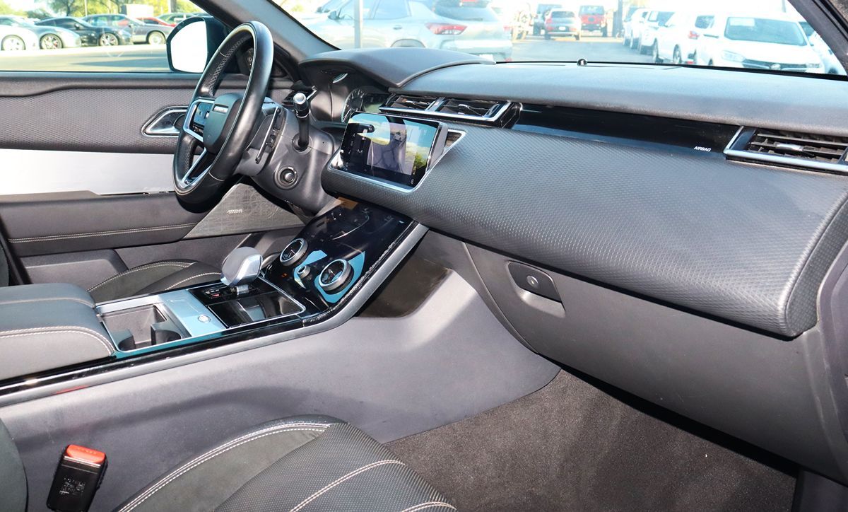 2022 Land Rover Range Rover Velar R-Dynamic S photo 36