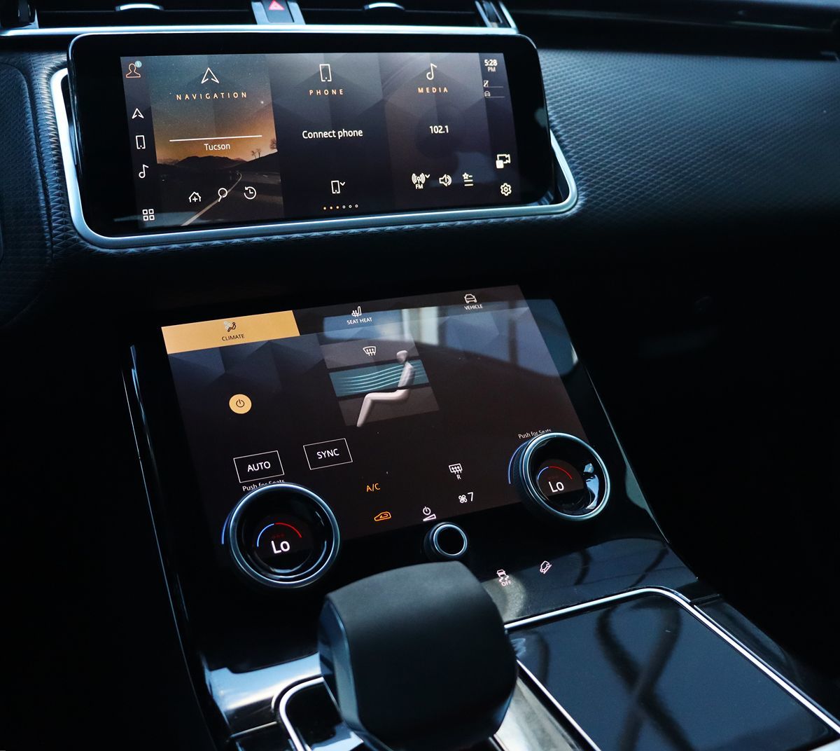 2022 Land Rover Range Rover Velar R-Dynamic S photo 44