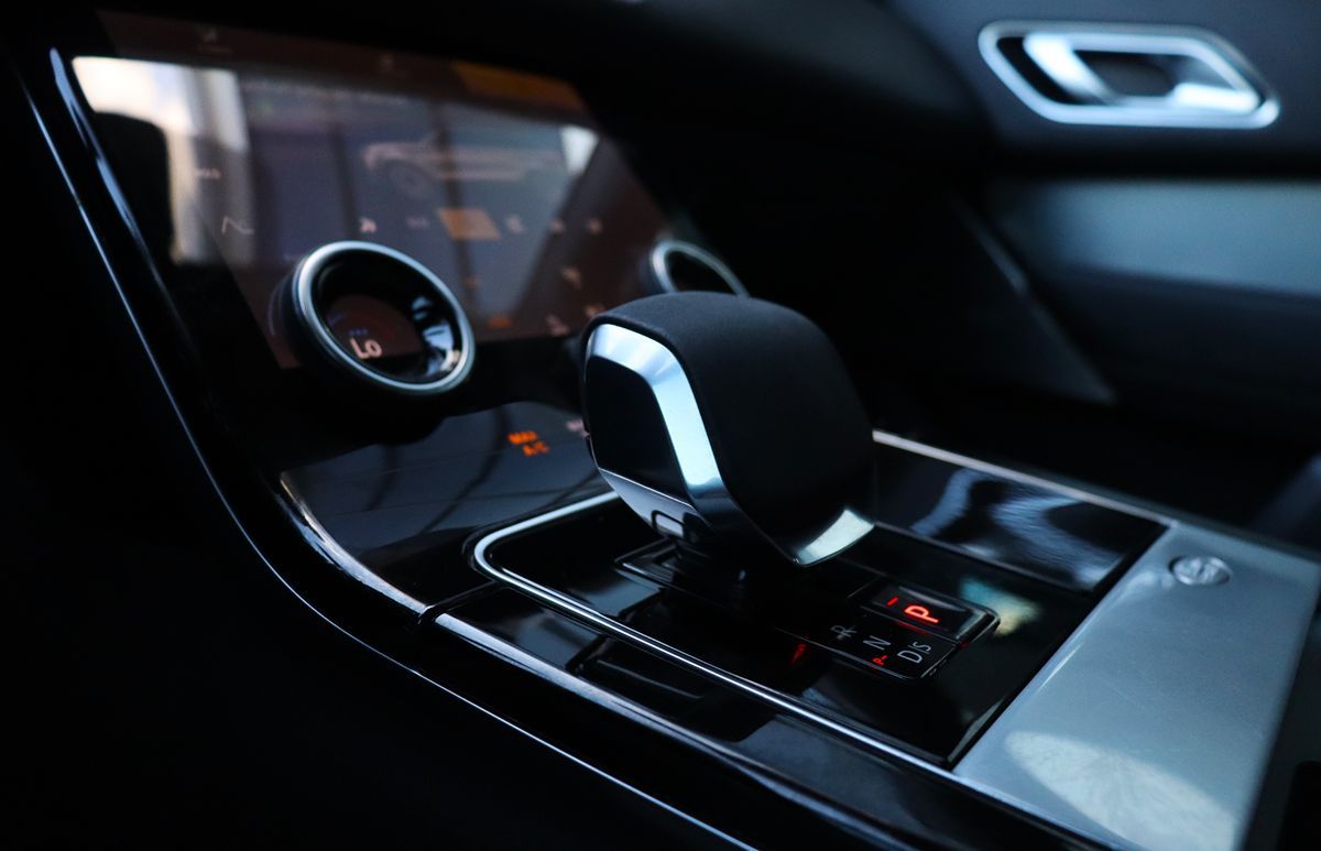 2022 Land Rover Range Rover Velar R-Dynamic S photo 55