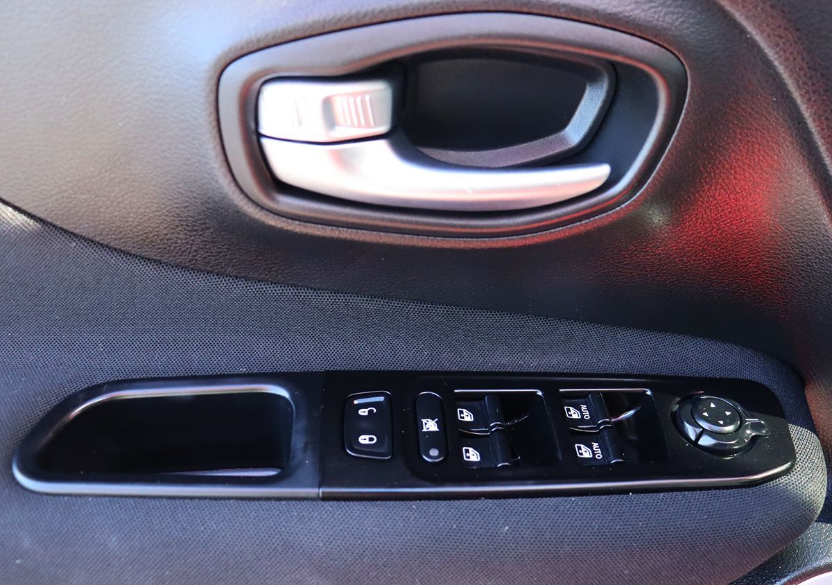 2021 Jeep Renegade Latitude photo 34