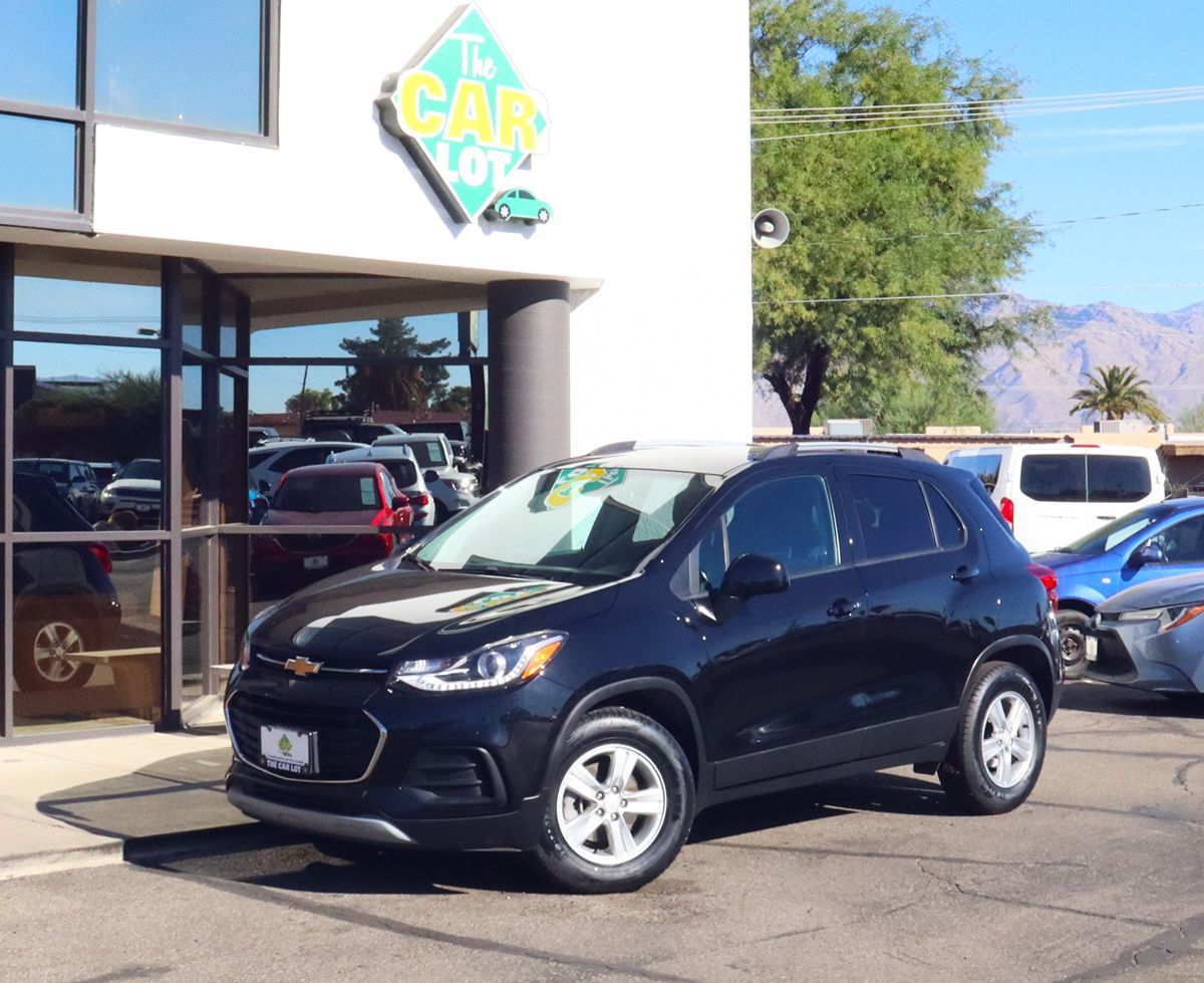 2022 Chevrolet Trax LT photo 2
