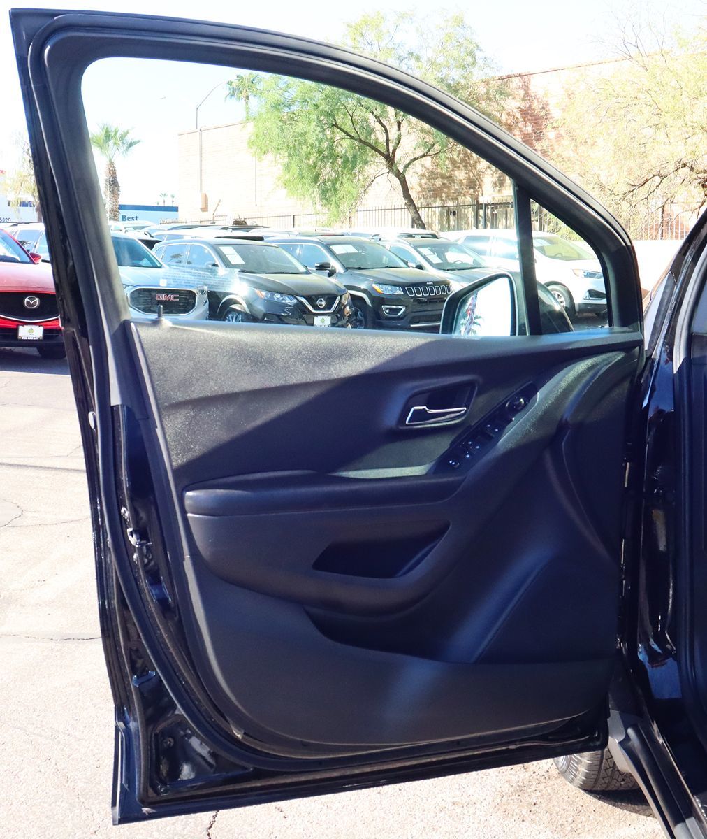 2022 Chevrolet Trax LT photo 33