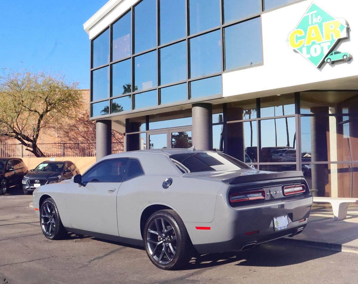 2019 Dodge Challenger SXT Plus photo 9