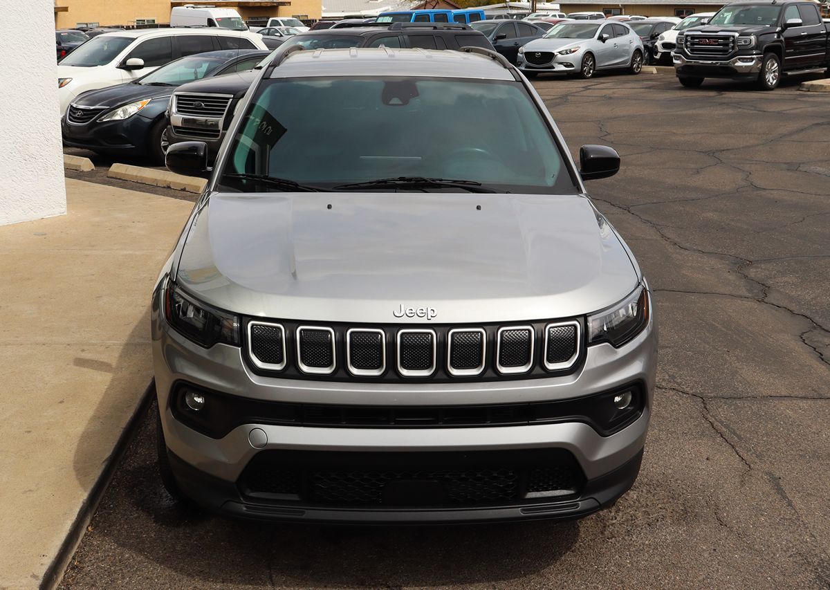2022 Jeep Compass Latitude Lux photo 14