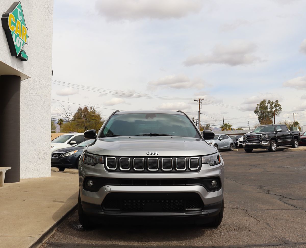 2022 Jeep Compass Latitude Lux photo 15