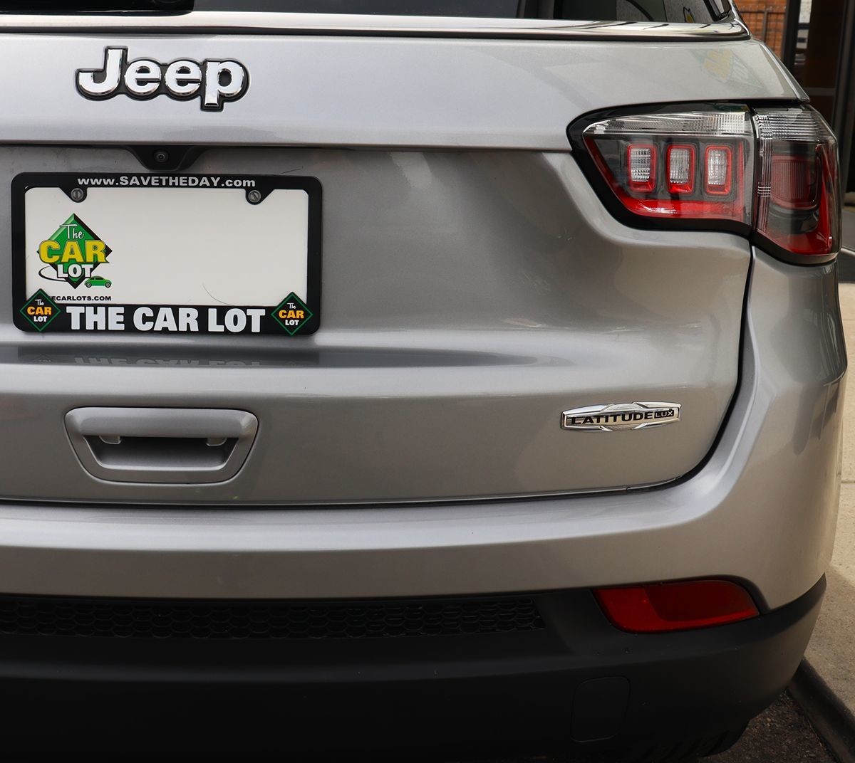 2022 Jeep Compass Latitude Lux photo 18