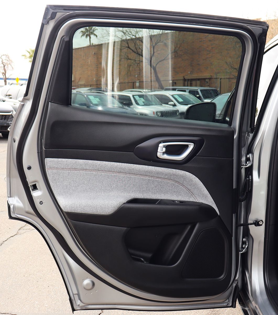 2022 Jeep Compass Latitude Lux photo 27