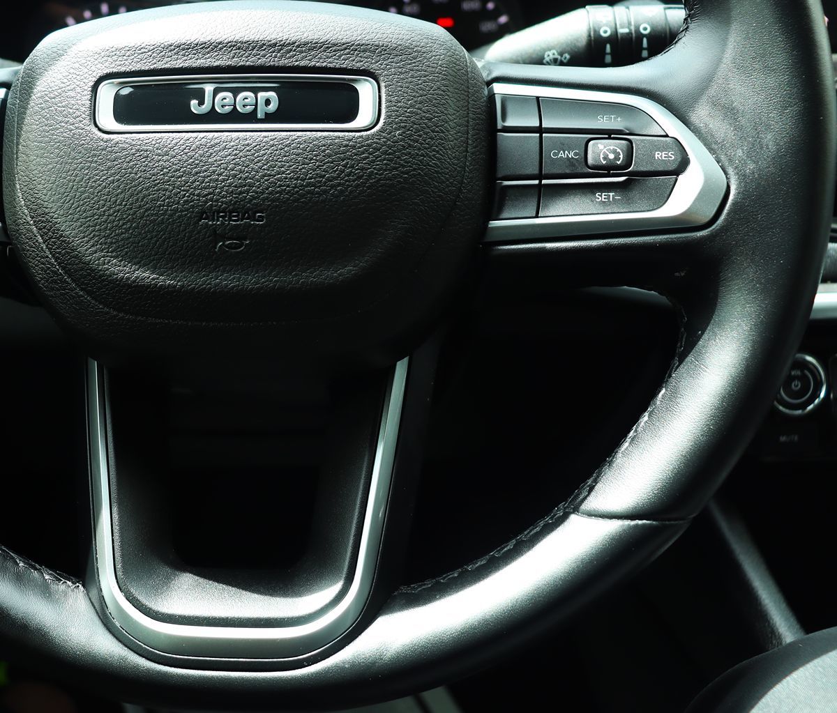 2022 Jeep Compass Latitude Lux photo 48