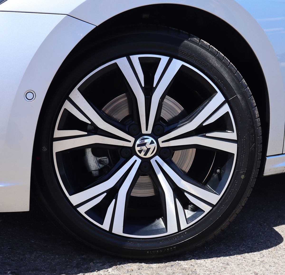 2020 Volkswagen Passat SEL - Photo 5