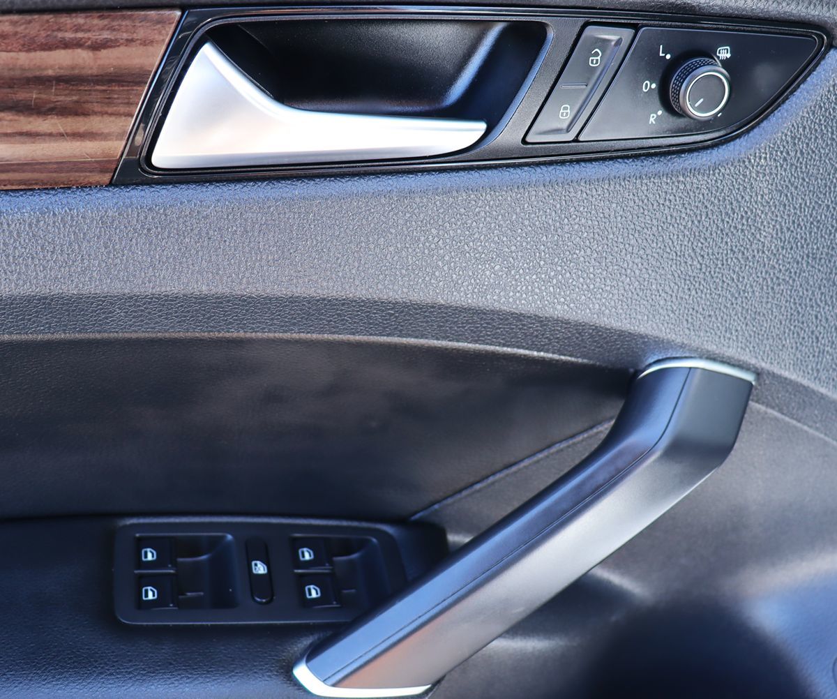 2020 Volkswagen Passat SEL - Photo 38