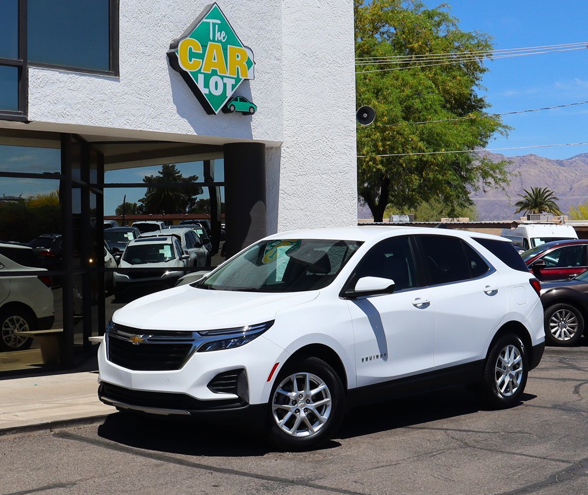 2022 Chevrolet Equinox LT photo 2