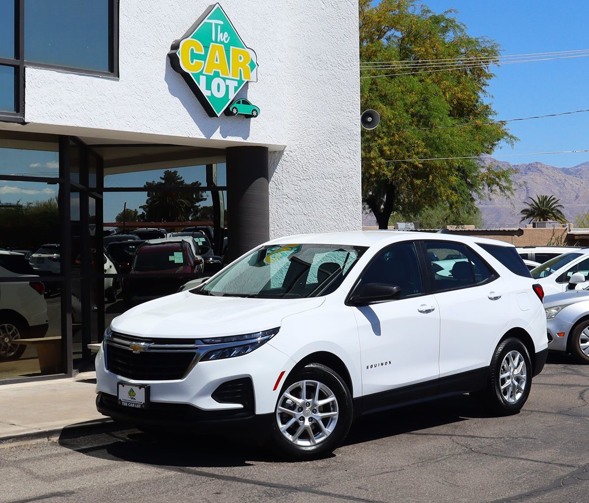 2023 Chevrolet Equinox LS - Photo 2