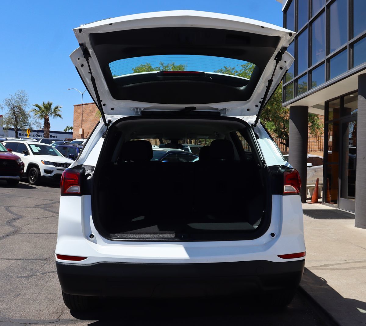 2023 Chevrolet Equinox LS - Photo 22