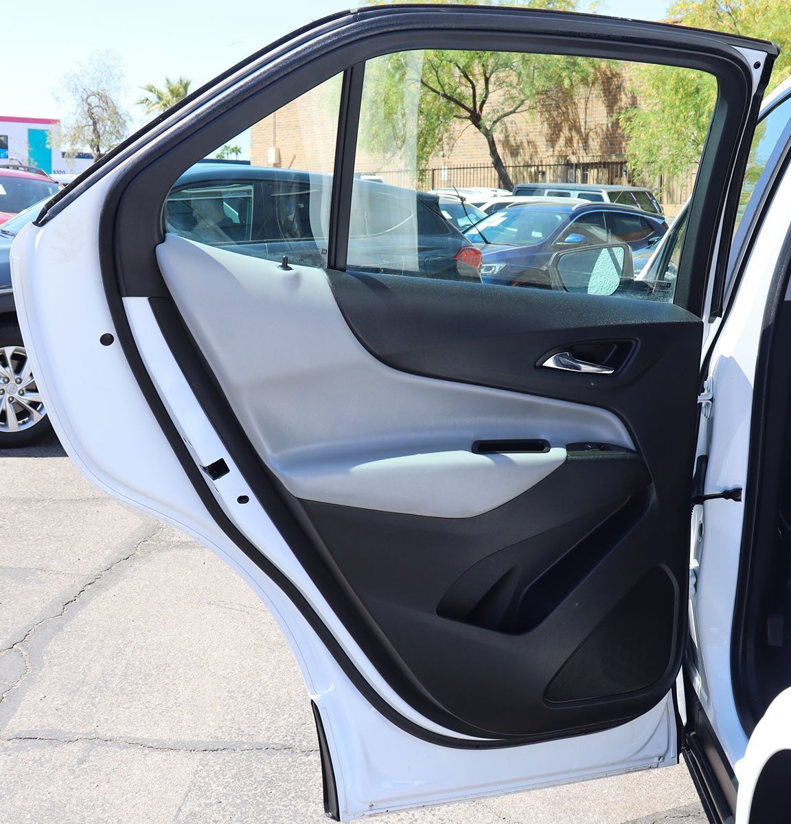 2023 Chevrolet Equinox LS - Photo 29