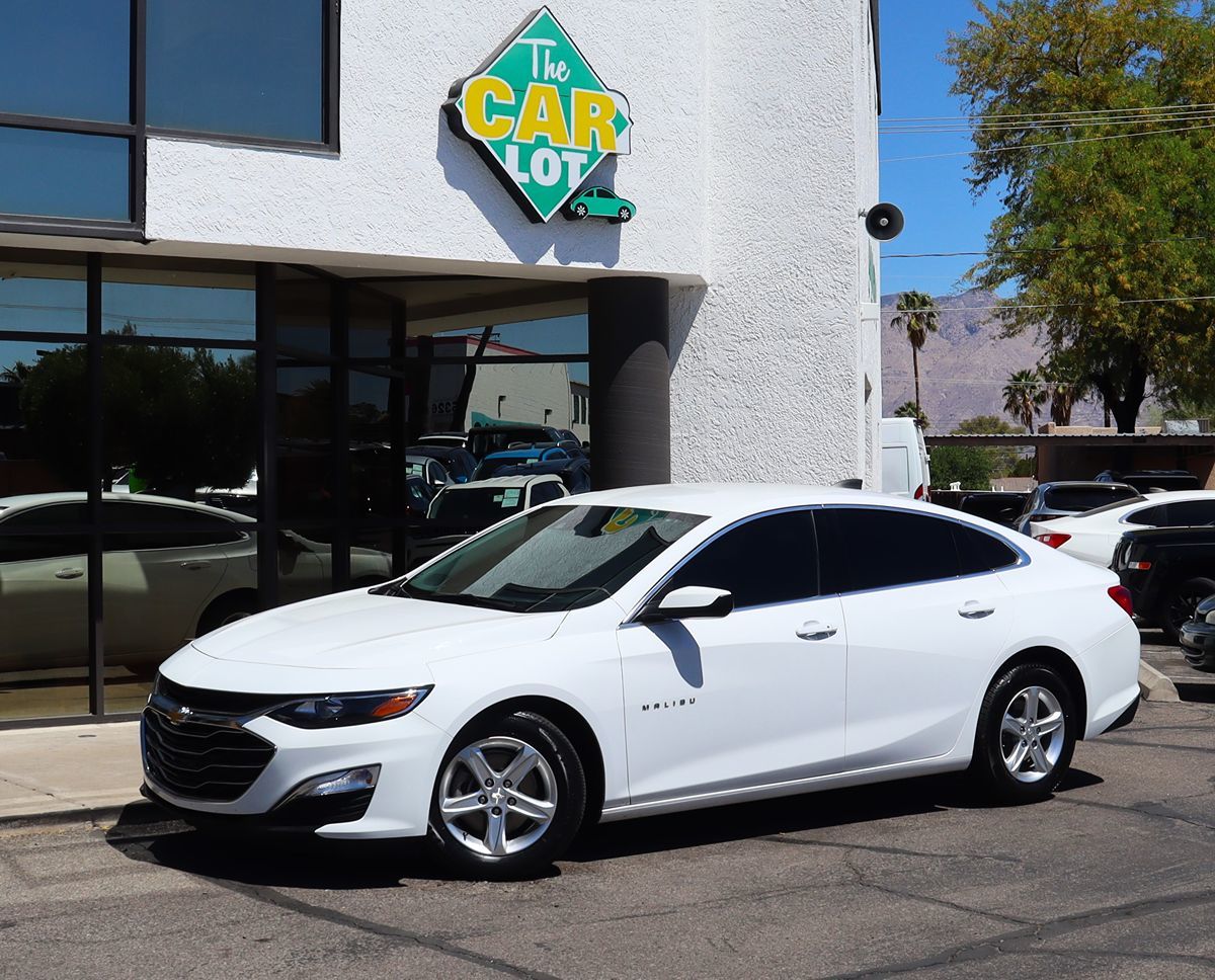 2020 Chevrolet Malibu LS photo 2