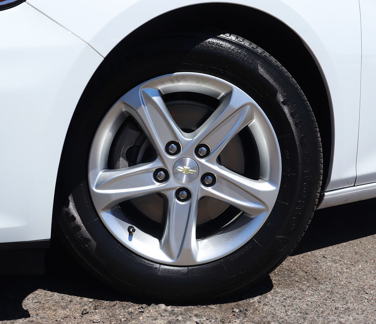 2020 Chevrolet Malibu LS photo 4
