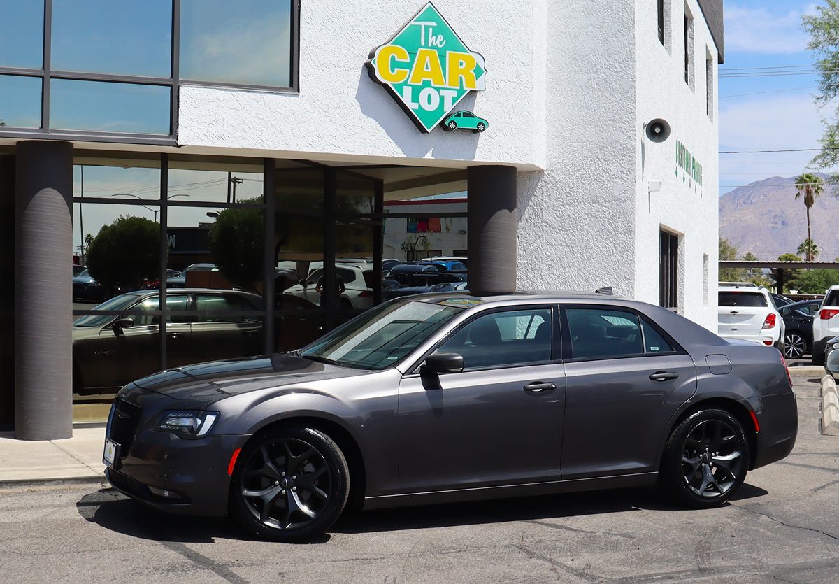 2022 Chrysler 300 photo 4