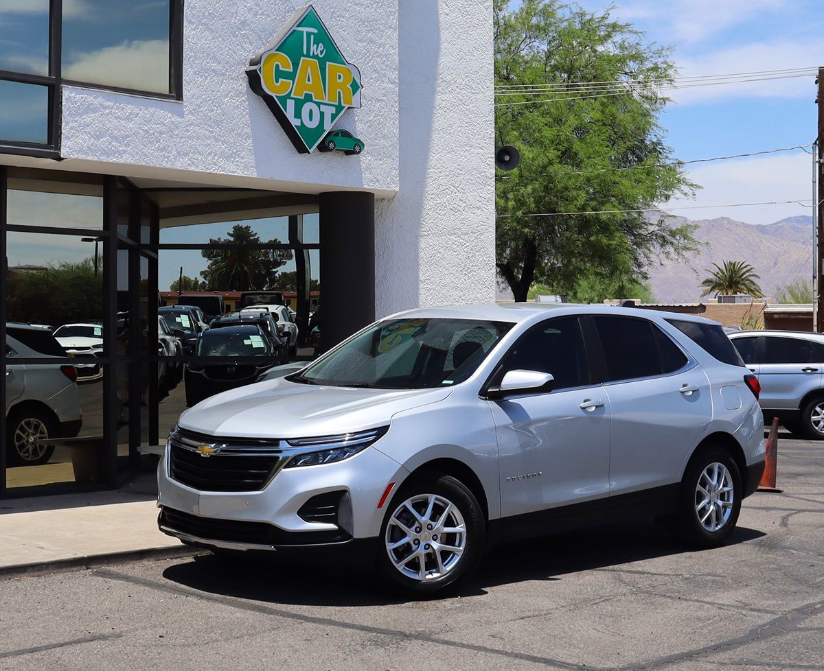 2022 Chevrolet Equinox LT photo 2