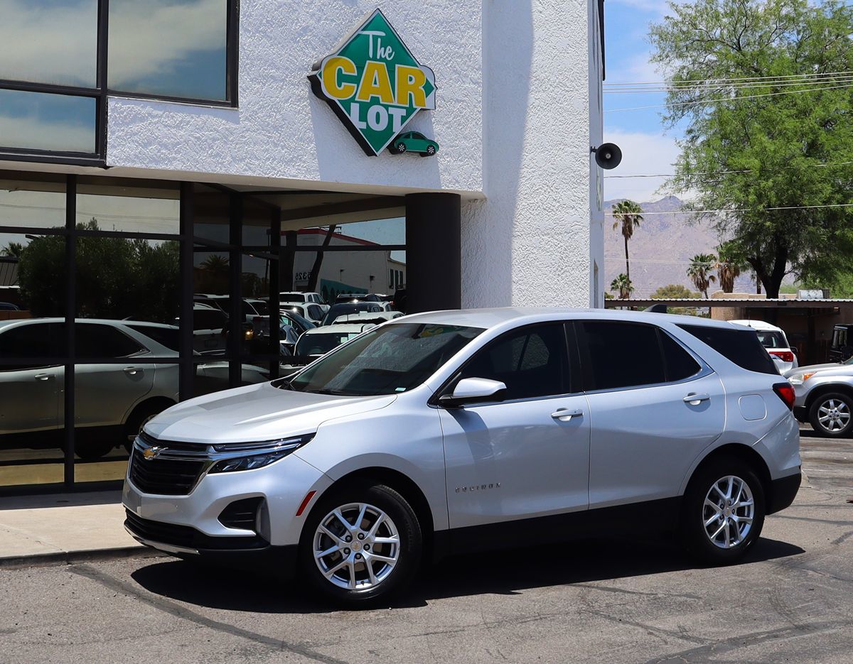 2022 Chevrolet Equinox LT photo 3