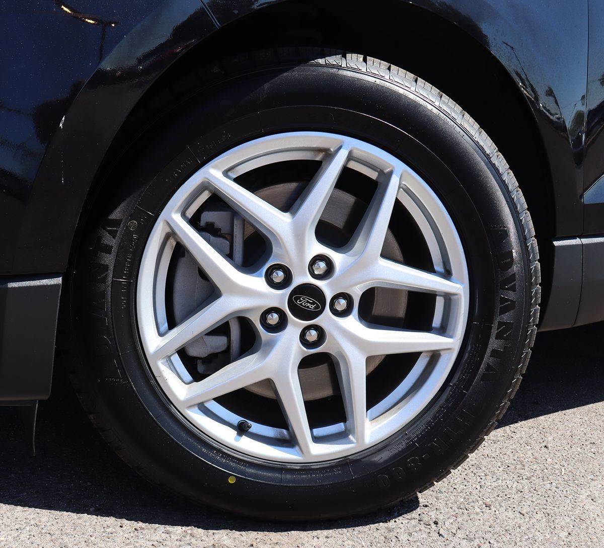 2024 Ford Edge SEL photo 4