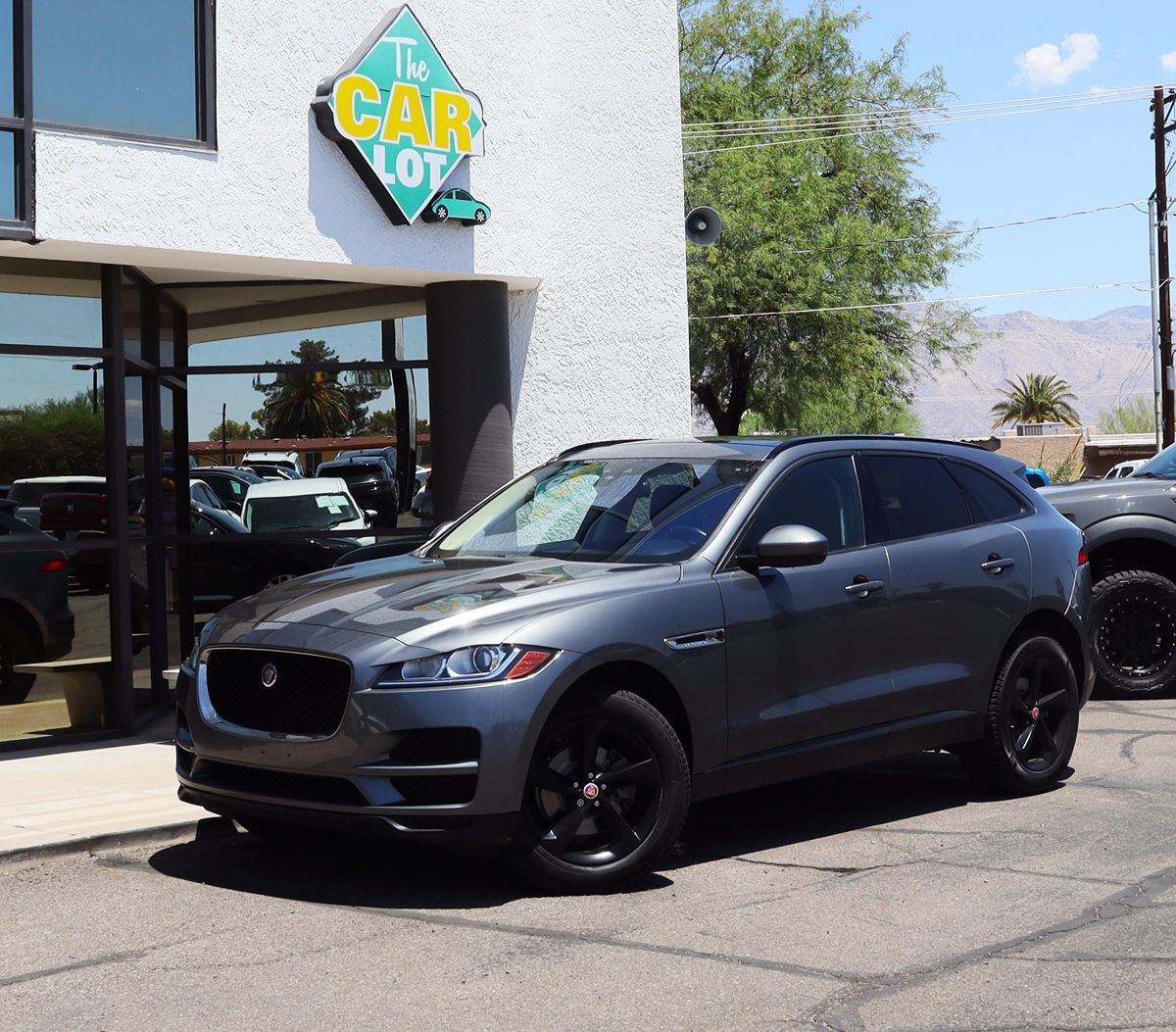 2018 Jaguar F-PACE Premium photo 2