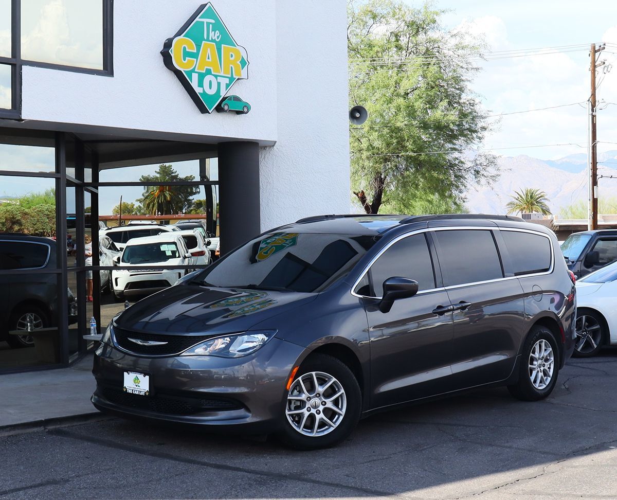 2021 Chrysler Voyager LXi photo 2