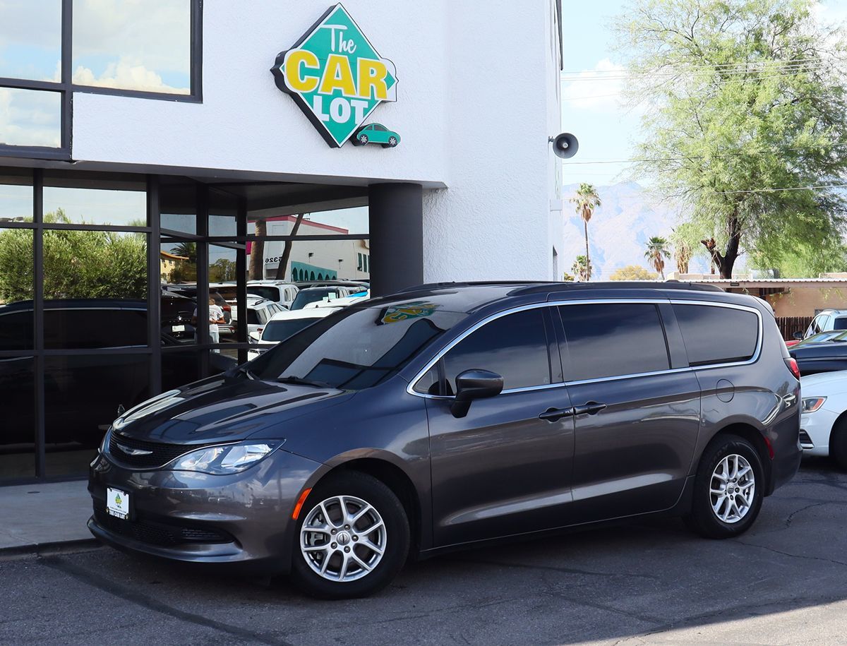 2021 Chrysler Voyager LXi photo 3