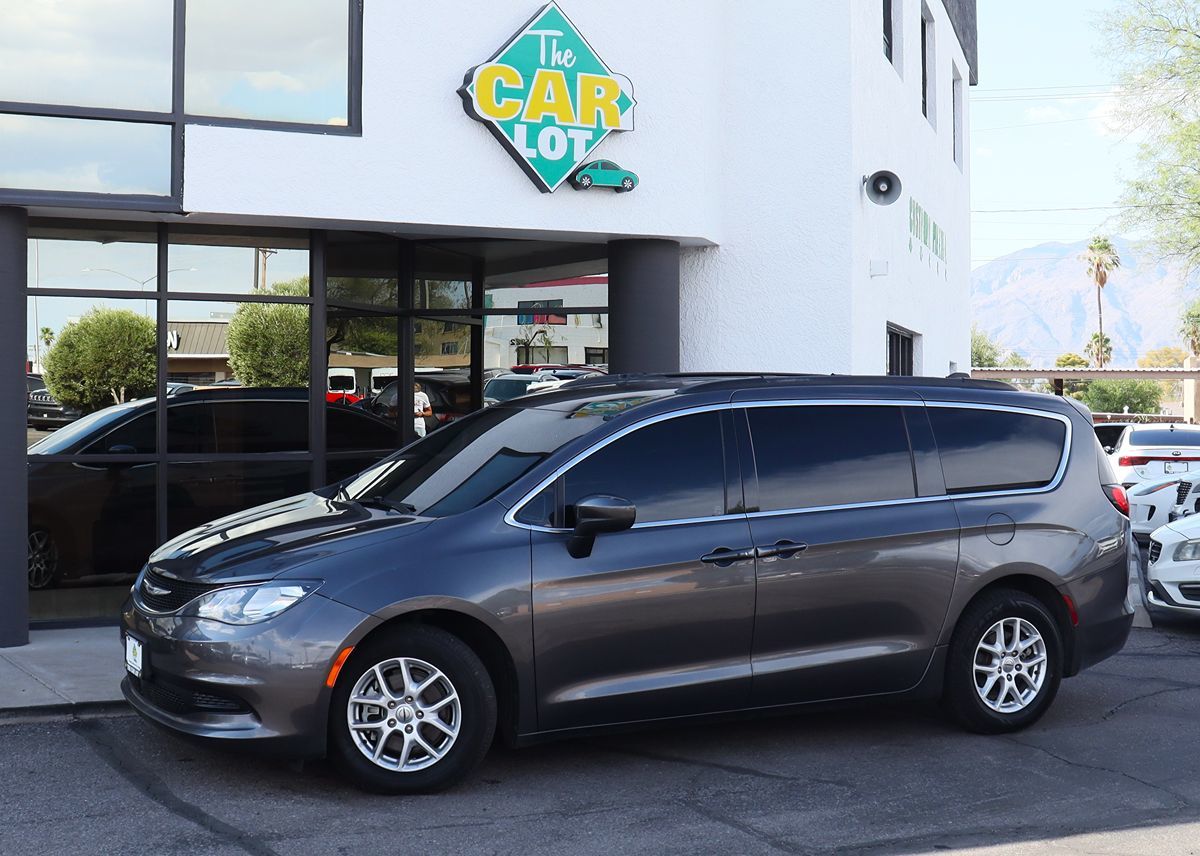 2021 Chrysler Voyager LXi photo 4