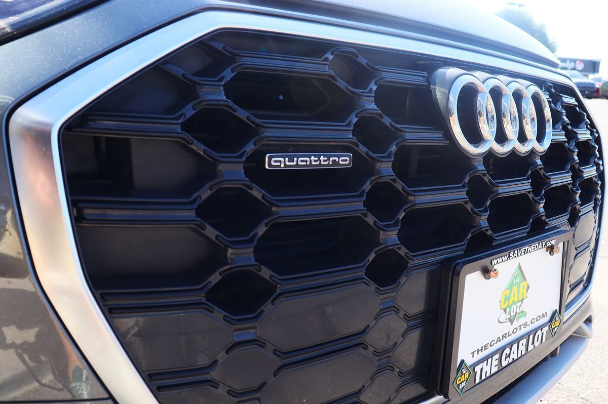 2022 Audi Q5 S line Premium photo 14