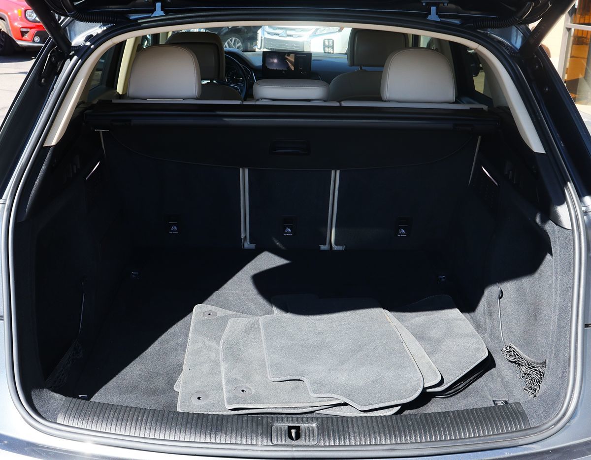 2022 Audi Q5 S line Premium photo 17