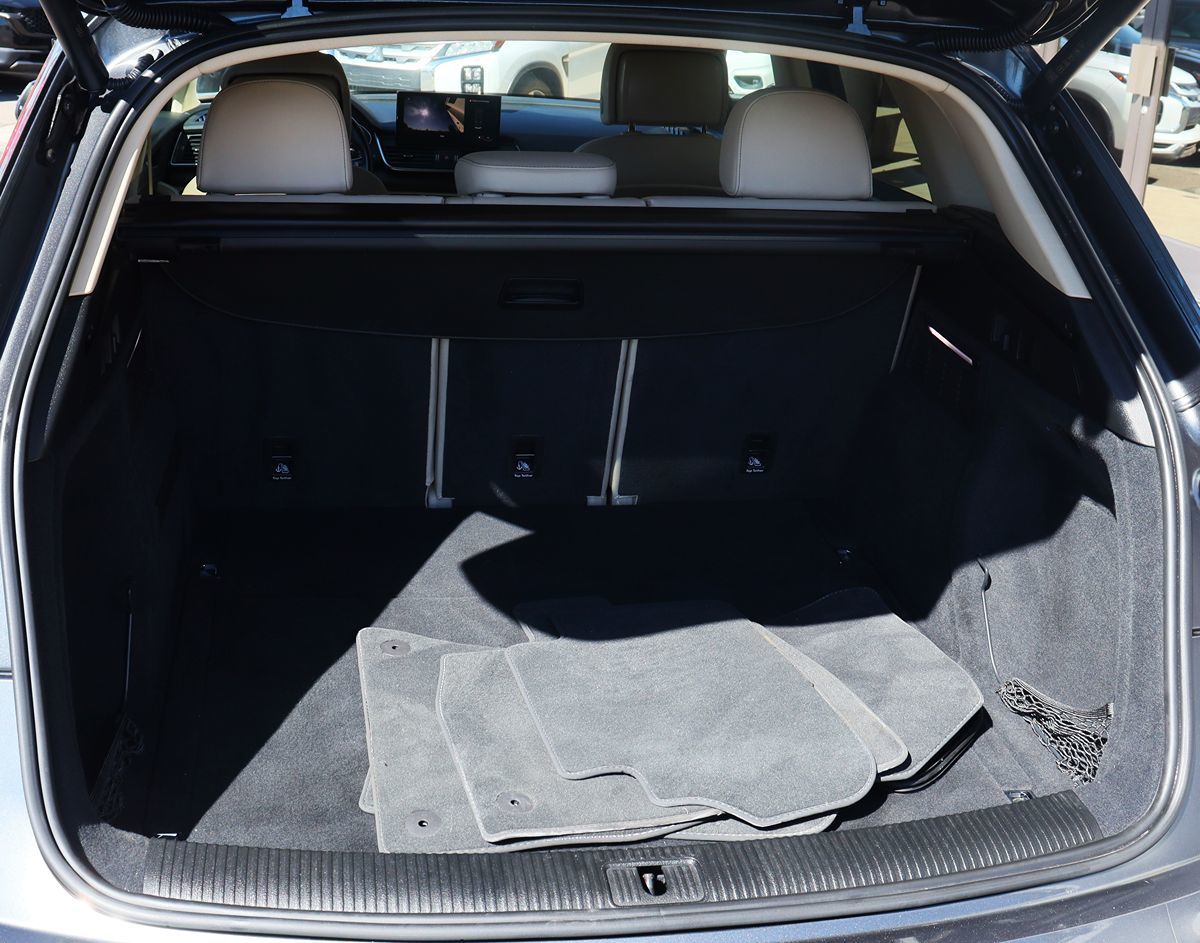 2022 Audi Q5 S line Premium photo 18