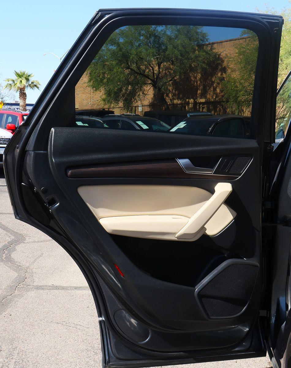 2022 Audi Q5 S line Premium photo 23