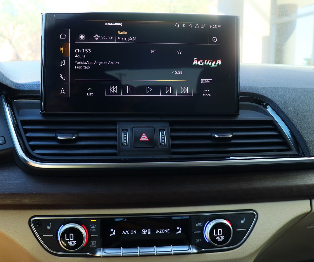 2022 Audi Q5 S line Premium photo 35