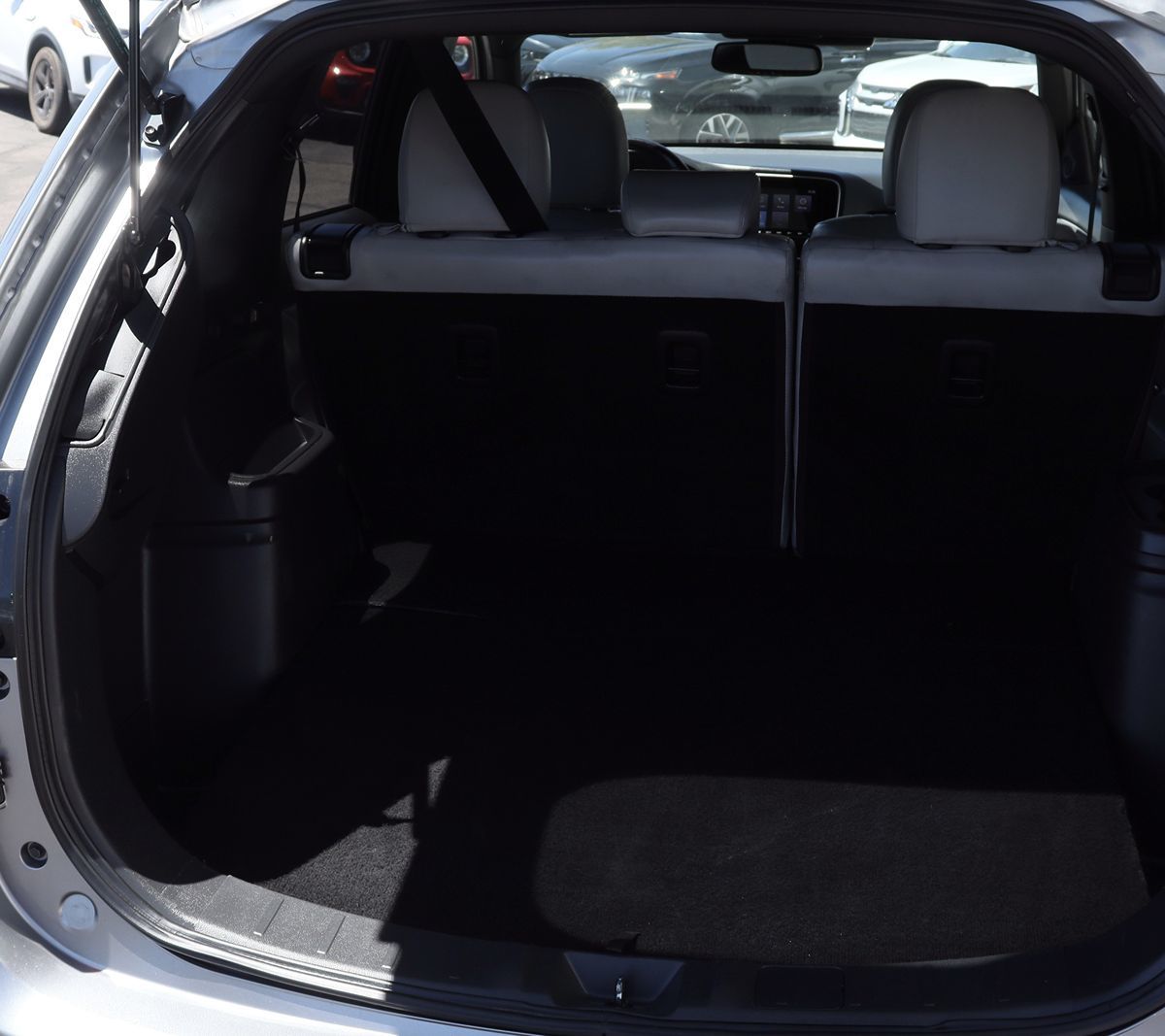 2022 Mitsubishi Outlander PHEV SE - Photo 26